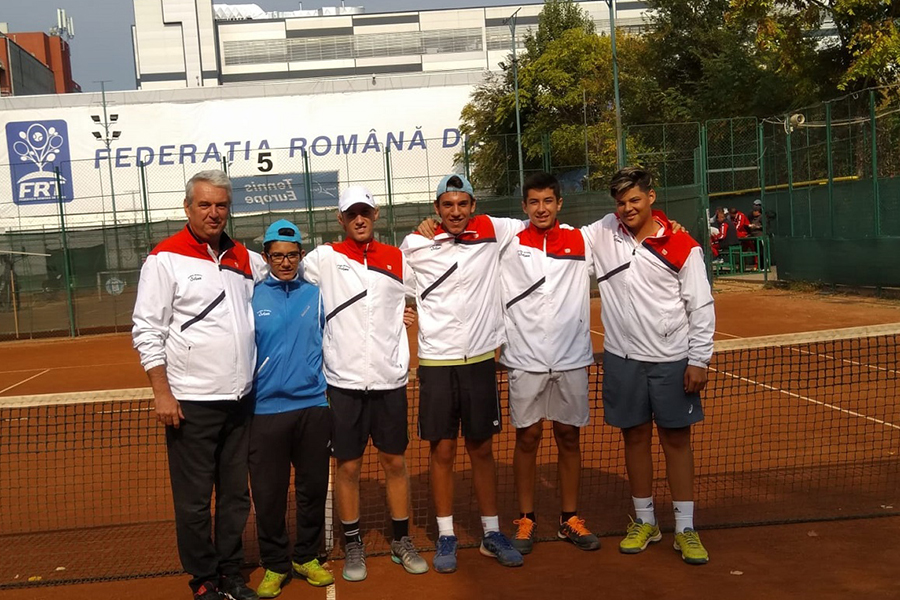 Echipa de juniori CS Livone la un turneu al Federației Române de Tenis