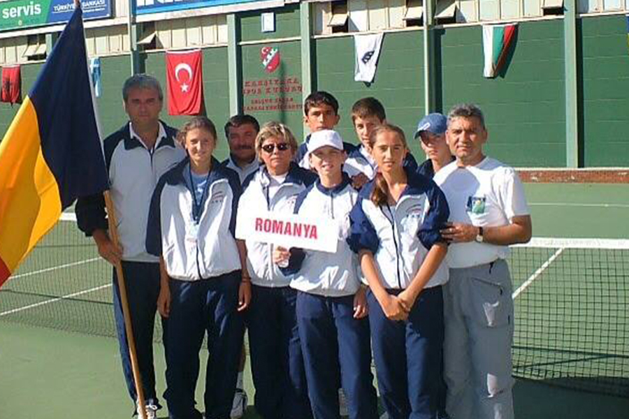 Delegația României la un turneu internațional de tenis juniori